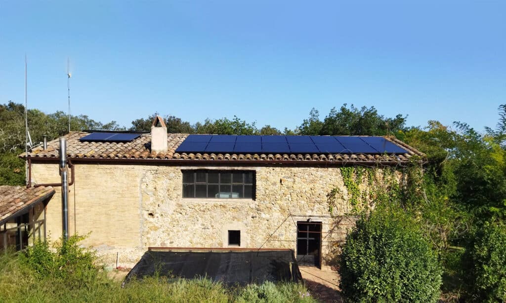 És molt important aplicar un bon manteniment als sistemes fotovoltaics residencials per evitar inconvenients sobtats.