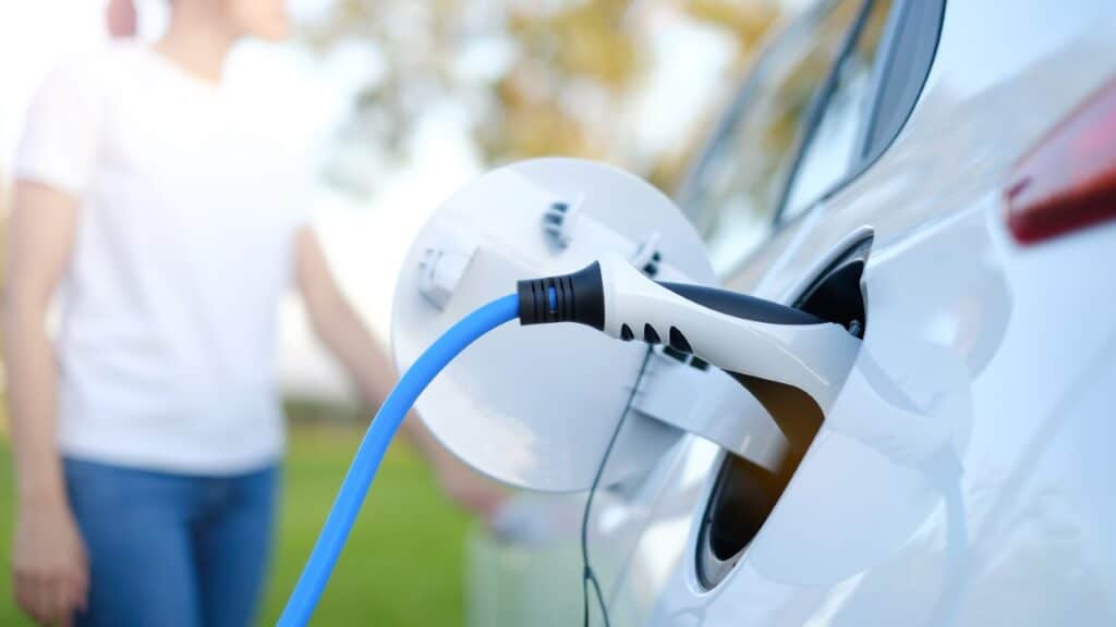 Conoce las medidas que se tendrían que tener en cuenta para alargar la vida útil de tu vehículo eléctrico.
